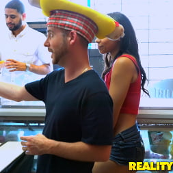 Alice March in Hot dog stand (Photo 66) Alice March in 'Reality Kings' Hot dog stand (Thumbnail 66)