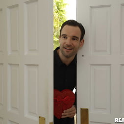 Amara Romani in Fuck Valentines Day (Photo 179) Amara Romani in 'Reality Kings' Fuck Valentines Day (Thumbnail 179)