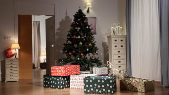 Amarna Miller en 'Sucios Papás Noel'