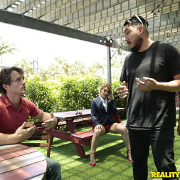 Blaten Lee en 'Reality Kings' Caza de la hora feliz (Miniatura 28)