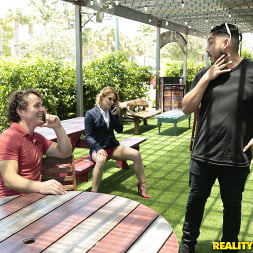 Blaten Lee en 'Reality Kings' Caza de la hora feliz (Miniatura 42)