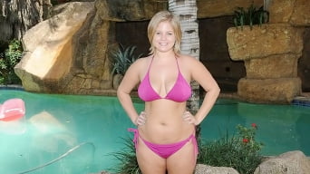 Ellie May en 'Reposo mamario'