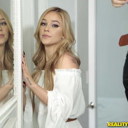 Kali Roses in Handy Fuck (Photo 56) Kali Roses in 'Reality Kings' Handy Fuck (Thumbnail 56)