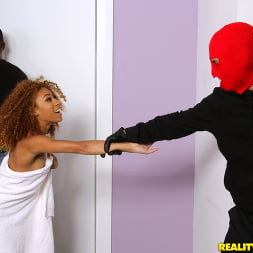 Kendall Woods in Shower Robber (Photo 256) Kendall Woods in 'Reality Kings' Shower Robber (Thumbnail 256)