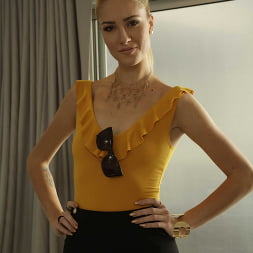 Mazzy Grace en 'Reality Kings' Coño remilgado (Miniatura 1)
