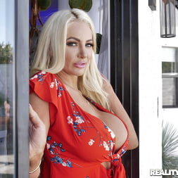Nicolette Shea in Kitchen Cockfidential (Photo 56) Nicolette Shea in 'Reality Kings' Kitchen Cockfidential (Thumbnail 56)