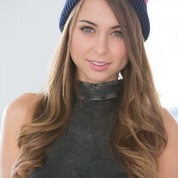 Riley Reid in 'Reality Kings' Riding riley (Thumbnail 1)