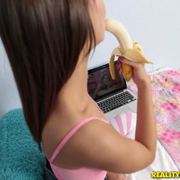 Shae Celestine in Blowjob Lessons (Photo 69) Shae Celestine in 'Reality Kings' Blowjob Lessons (Thumbnail 69)