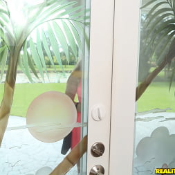 Tiffany Kohl in Dick so deep (Photo 1) Tiffany Kohl in 'Reality Kings' Dick so deep (Thumbnail 1)