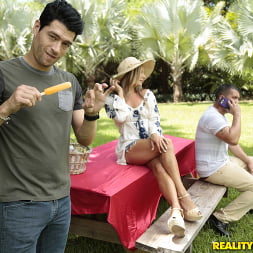 Tucker Pierce in No Picnic For Milf (Photo 15) Tucker Pierce in 'Reality Kings' No Picnic For Milf (Thumbnail 15)