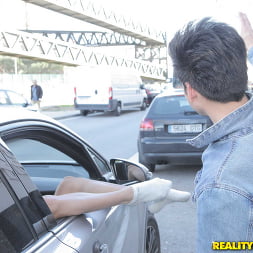 Veronica Leal en 'Reality Kings' Un chorro en las calles (Miniatura 42)