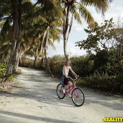 Victoria Gracen in Dildocycle (Photo 45) Victoria Gracen in 'Reality Kings' Dildocycle (Thumbnail 45)