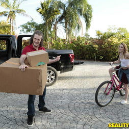 Victoria Gracen in Dildocycle (Photo 60) Victoria Gracen in 'Reality Kings' Dildocycle (Thumbnail 60)